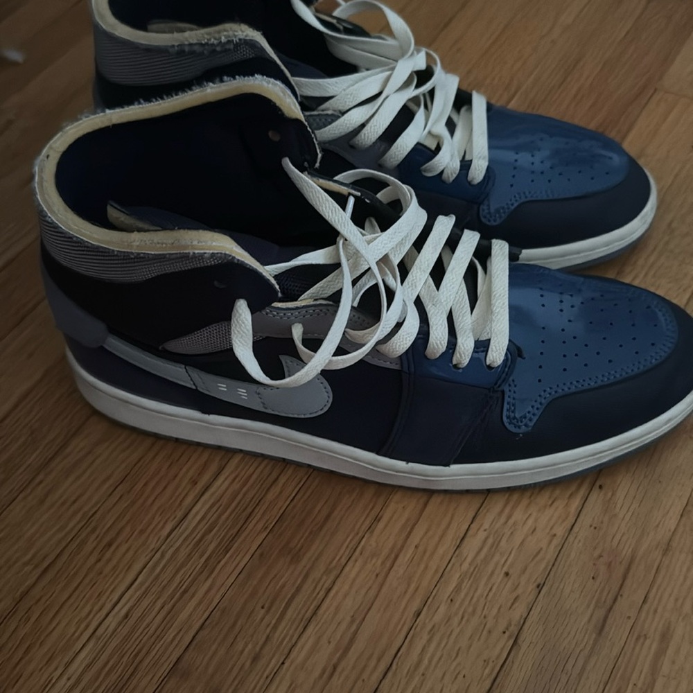 Authentic Jordan 1 SE inside out size 11